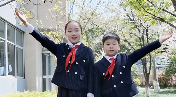 青团糯，艾草香，舌尖尝尽清明春。