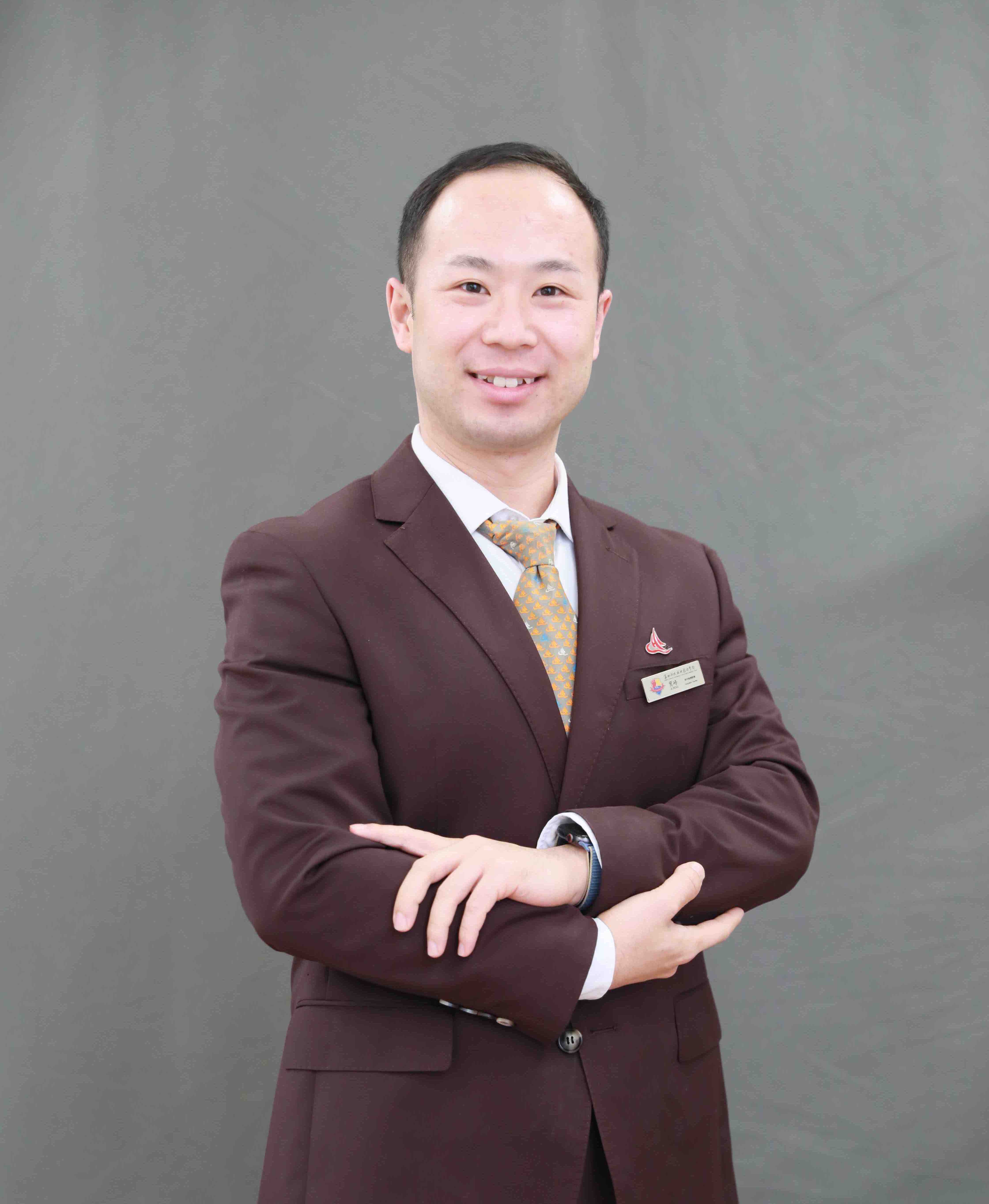 冀峰 初中部教师发展中心副主任