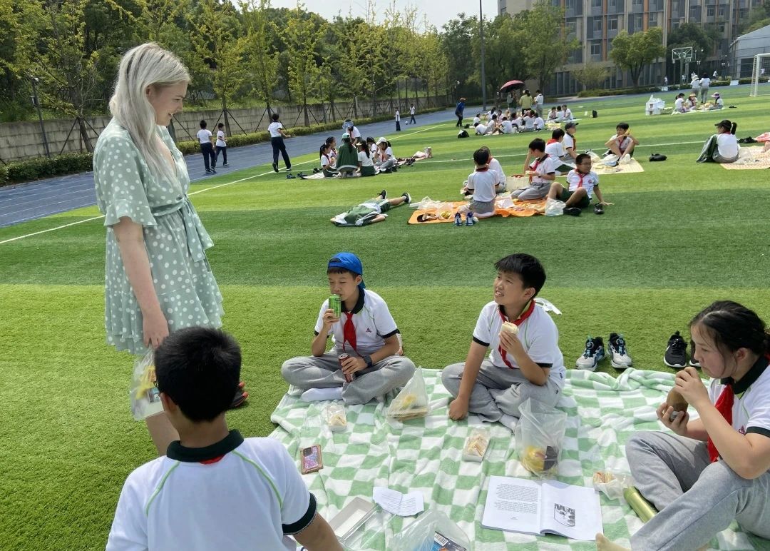 Reading Picnic 1.jpg