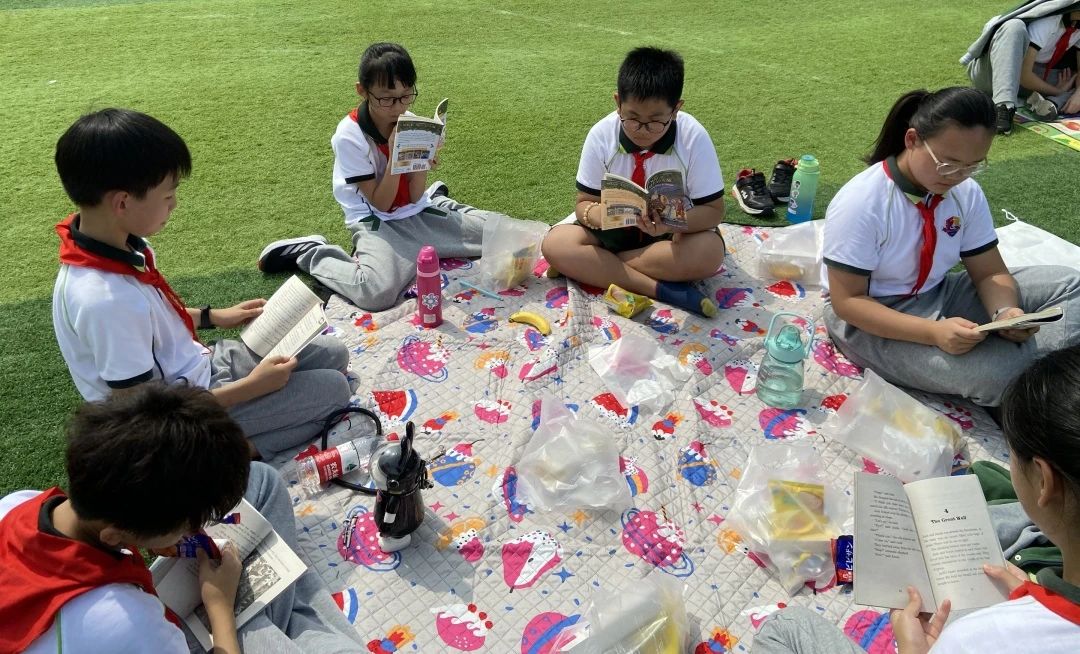 Reading Picnic 2.jpg